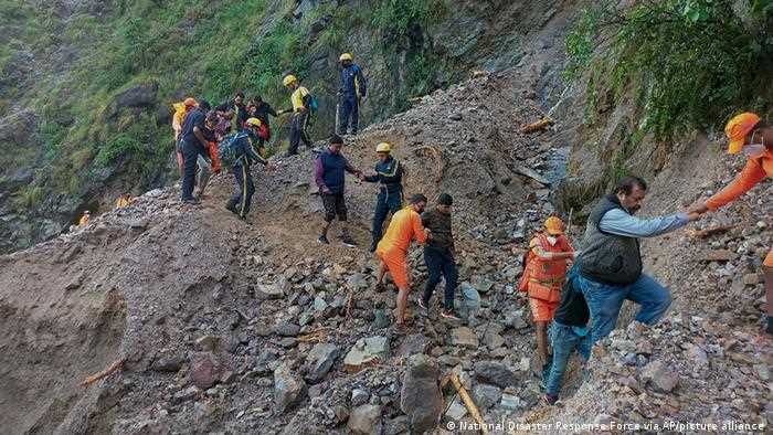 हवा में अटकी जान, रोपवे हादसे के तीसरे दिन भी रेस्क्यू ऑपरेशन जारी